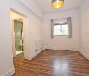 4 bedroom detached bungalow to rent - Photo 2