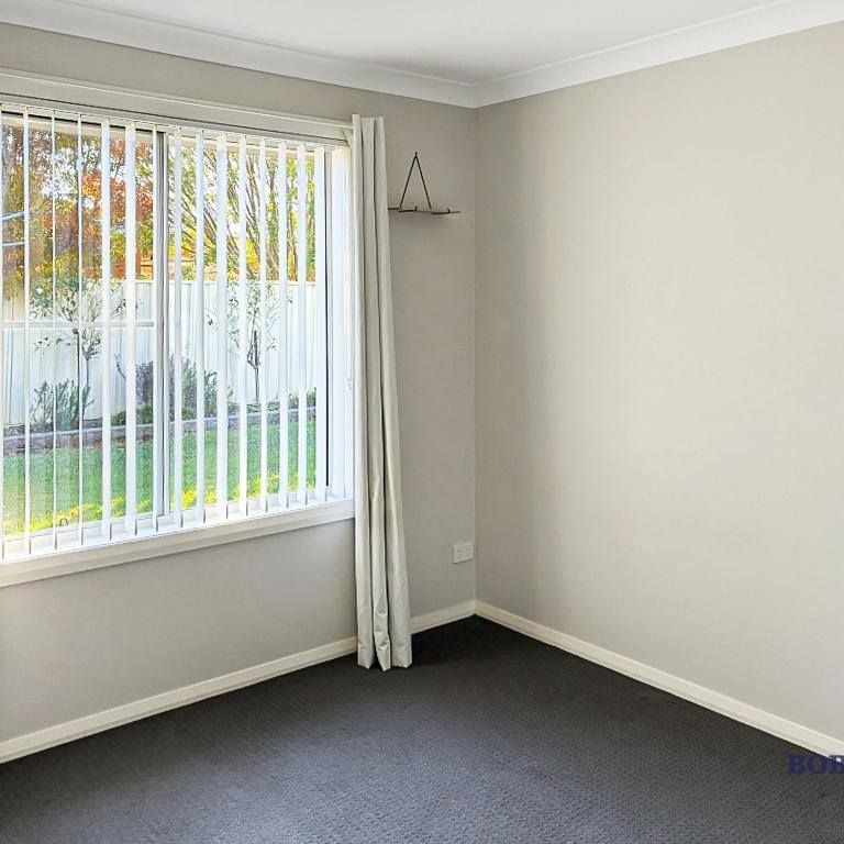 Large, modern four-bedroom home in Keswick Estate - Photo 1