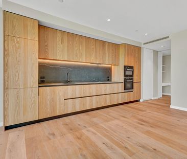 Furnished or Unfurnished - your choice integrated Liebherr fridge/ ... - Photo 4