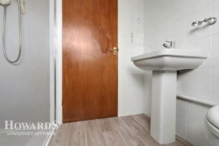 3 bedroom terraced house to rent - Photo 3