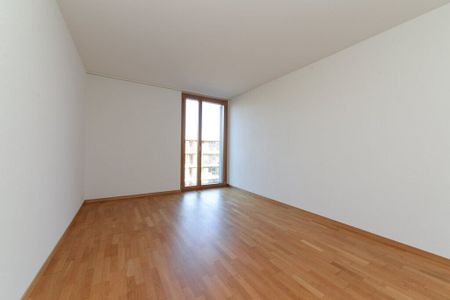 Near the center with a large balcony - Photo 3