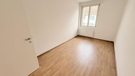 Wohnen im Grünen – Grosszügige Familienwohnung in den Langen Erlen - Foto 2