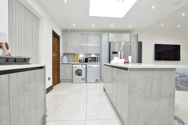 3 bedroom House To Let - Photo 1
