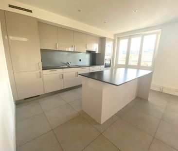 Charmant appartement de 3.5 pièces – dernier étage avec vue magnifi... - Photo 1
