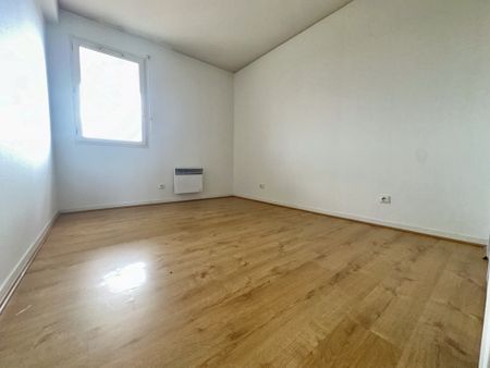 Location Appartement 4 pièces 84m² TOULOUSE 31400 - Photo 2