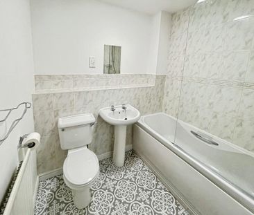 2 bedroom ground floor flat to rent - Photo 4