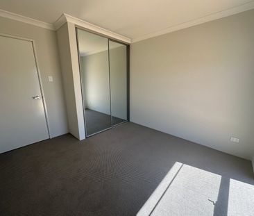Modern Comfort & Convenient Living - Photo 3