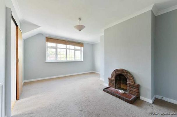 2 bedroom property to rent in Epsom - Photo 1