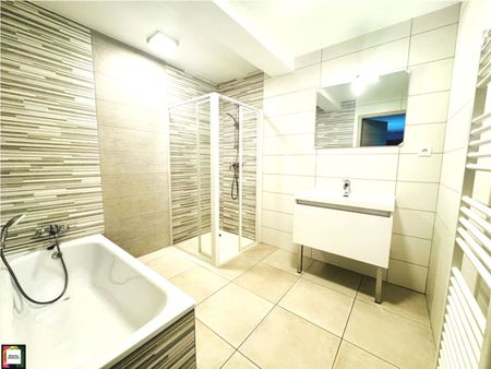 Location Appartement 4 pièces 90m² HAUCOURT MOULAINE 54860 - Photo 4