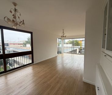 Location Appartement 5 pièces 106m² - Photo 2