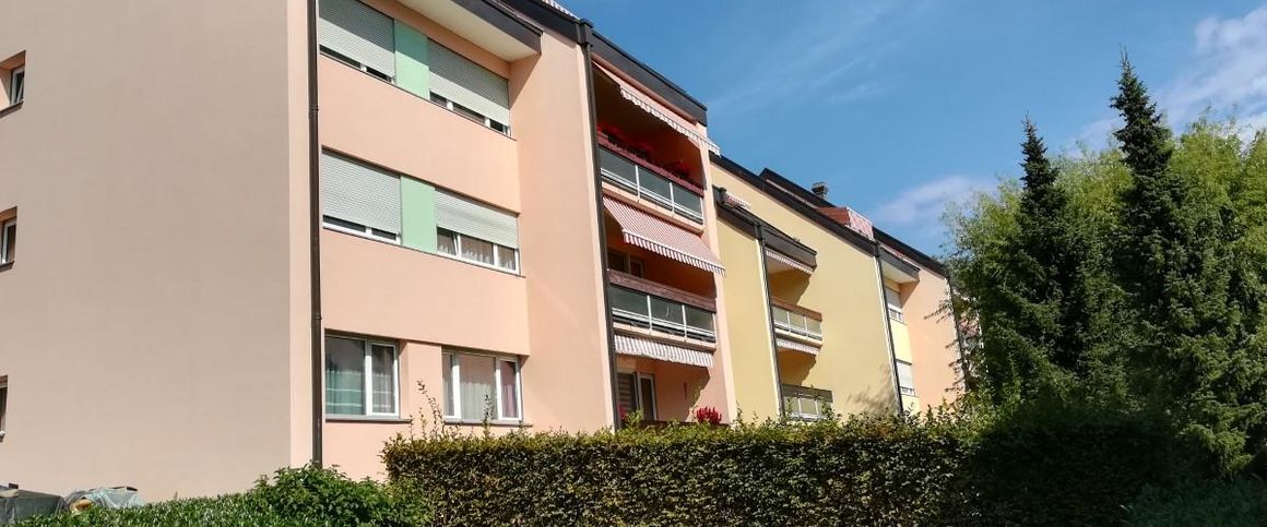 Nous avons le plaisir de vous proposer un bel appartement de 3.5 pièces avec vue imprenable sur le lac Léman aux 2 étages dans une résidence à Chexbres. - Foto 1