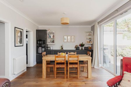 4 bedroom detached house to rent - Photo 4