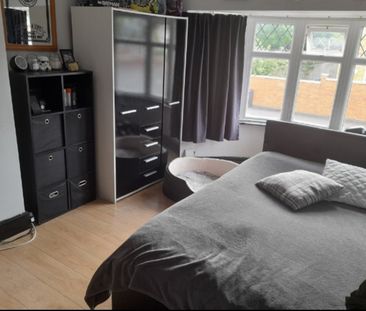 3 Bed Semi-Detached House, Mossdale Road, LE3 - Photo 5