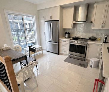 For Lease - 112 clippers Crescent, Whitchurch-Stouffville, Ontario - Photo 6