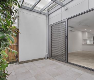 Modern Buderim Townhouse - Photo 6