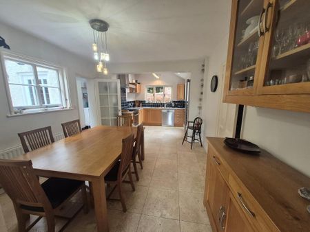 3 bedroom detached house to rent - Photo 3