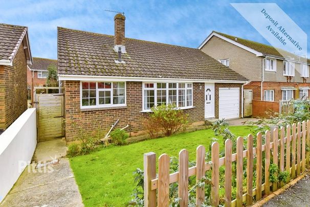 2 bedroom detached bungalow to rent - Photo 1