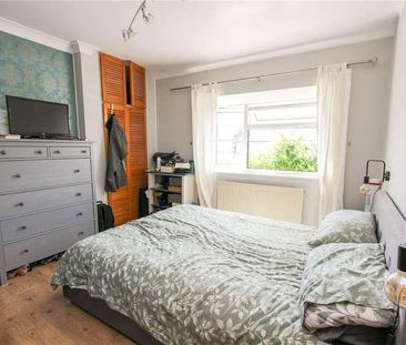 Danescroft Drive, Leigh-on-sea, SS9 - Photo 4