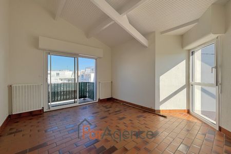 200 M DU MARCHE CENTRAL APPARTEMENT 2PP AVEC GARAGE - Photo 5