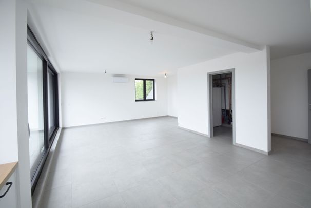 Ruim nieuwbouwappartement in Handzame met fraai uitzicht - Photo 1
