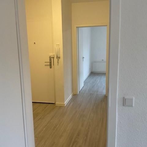 Sehr schöne renovierte 2 Zimmer Wohnung in Gelsenkirchen zu vermieten - Photo 1
