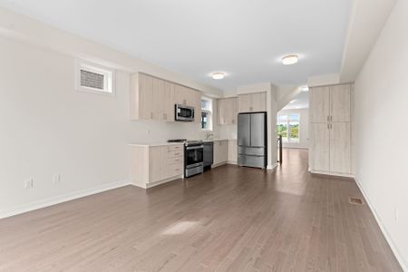 For Lease - 2600 Castlegate Crossing Unit# 84, Pickering, Ontario - Photo 3