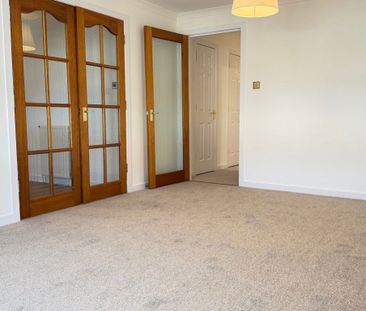 2 Bed Flat - Photo 2