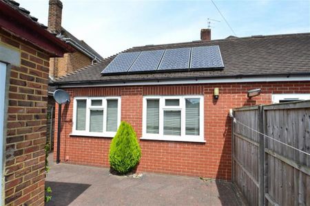 1 bedroom flat to rent - Photo 4