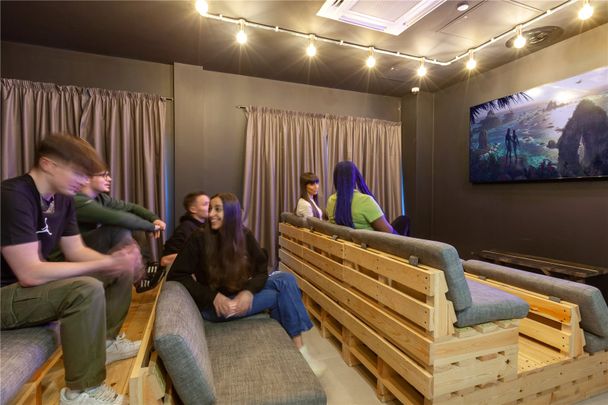 Studio To Rent - Photo 1