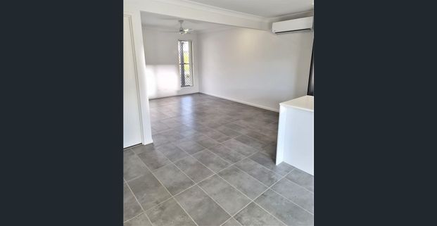 NEAR NEW 3 BEDROOM TOWNHOUSE, AVAILABLE NOW INSPECTIONS BY APPOINTMENT - Photo 1