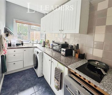 2 bedroom house to rent Warwick Road, Clacton-on-Sea, CO15 - Photo 2