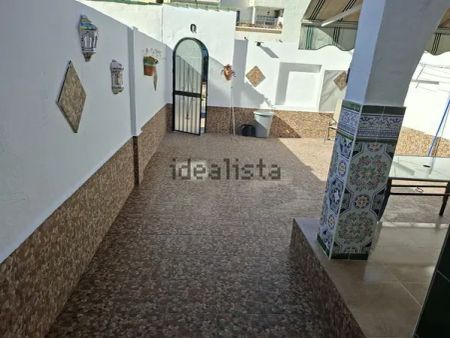 Alquiler de chalet adosado en Avenida las Palmeras - Photo 4