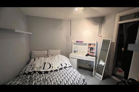 Room in a Shared House, London, SE10 - Photo 4