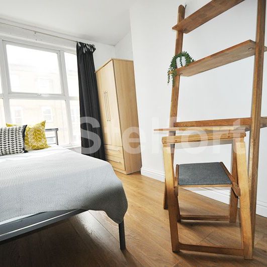 Kentish Town Road, NW1, London - Photo 1