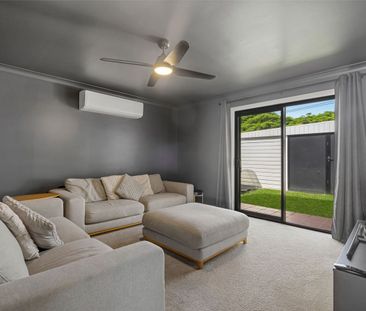 Prestigious Broadbeach Waters Waterfront Living with Private Boat &... - Photo 2