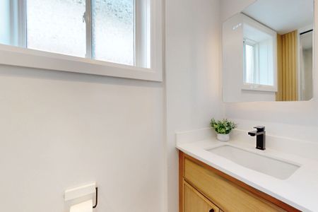 For Lease - 1354 Kelly Road, Mississauga, Ontario - Photo 2