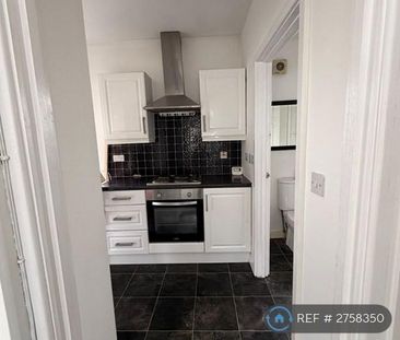 2 bedroom end of terrace house to rent - Photo 3
