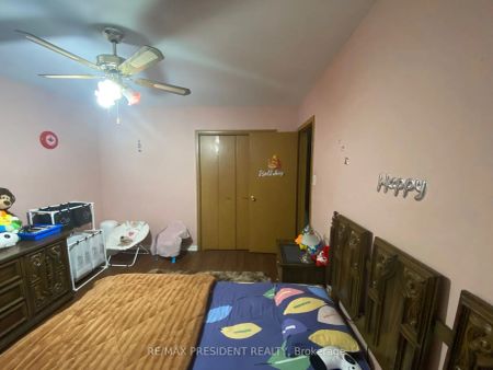 Detached Home For Lease | W9038936 - Photo 3