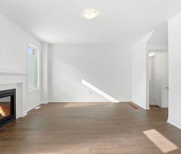 For Lease - 45 McBride Trail, Barrie, Ontario - Photo 2