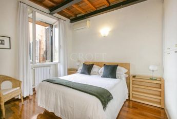 Spanish Steps .Charming two-room apartment with balcony and views over the rooftops of Rome . In residence with dayluy cleaning , A/C wifi , consierge. Rif #1948