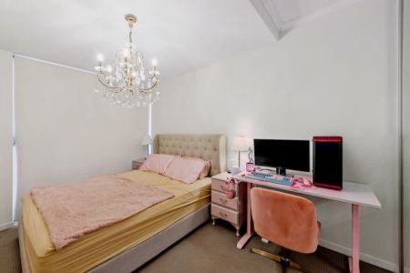 2Bedrooms, 2Bathrooms - Photo 2