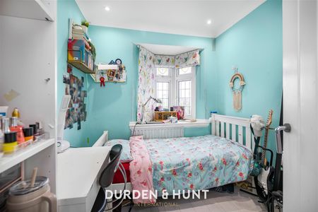 Collinwood Gardens, Gants Hill - Photo 4