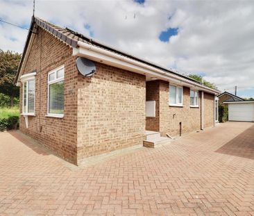 3 bedroom detached bungalow to rent - Photo 3