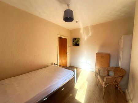 5 bedroom terraced house to rent - Photo 4