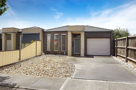 Unit 2/11 Toledo Crescent, Point Cook. - Photo 4