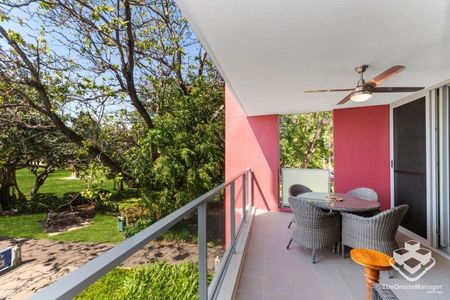 Exceptional Three Bedroom Beachfront living - Fully Furnished Beautifully-cool marina aspect - Photo 3