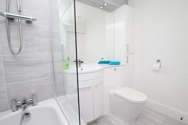 2 bedroom ground floor flat to rent - Photo 1