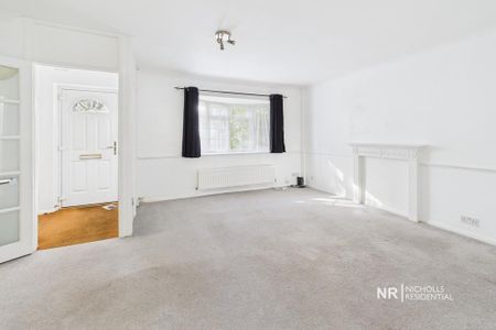 3 bedroom end of terrace house to rent - Photo 2