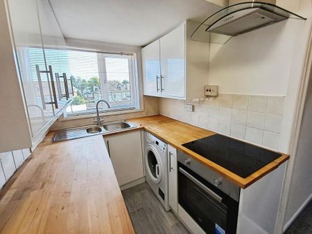 2 bedroom apartment to rent - Photo 4