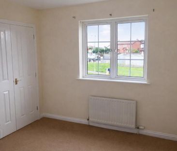 4 Larksborough Avenue, Newtownards, BT23 8SU - Photo 2
